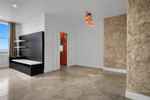 Condo in Miami Beach, Florida, 1 bedroom  № 2040541 - photo 4