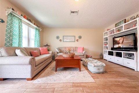 Condo in Sun City Center, Florida, 2 bedrooms  № 1391062 - photo 6