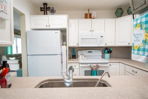 Condo in Sun City Center, Florida, 2 bedrooms  № 1391062 - photo 11