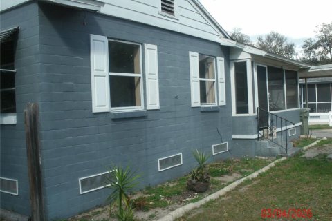House in Leesburg, Florida 3 bedrooms, 110.74 sq.m. № 2112504 - photo 3