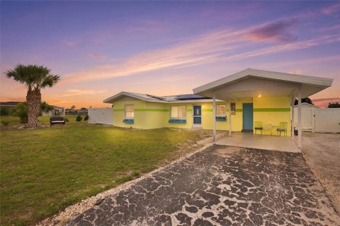 Villa ou maison à Port Charlotte, Floride 3 chambres, 121.14 m2 № 2103082