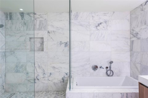 Condominio en alquiler en Fort Lauderdale, Florida, 2 dormitorios, 86.77 m2 № 2059687 - foto 9