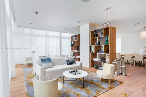 Condominio en alquiler en Fort Lauderdale, Florida, 2 dormitorios, 86.77 m2 № 2059687 - foto 13