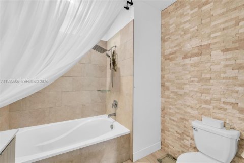 Купить кондоминиум в Дорал, Флорида 3 спальни, 104.89м2, № 1997569 - фото 27