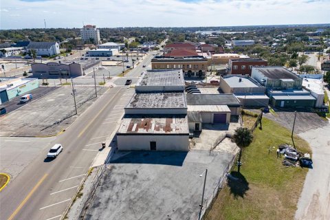 Propiedad comercial en venta en Haines City, Florida, 1130.25 m2 № 964826 - foto 8