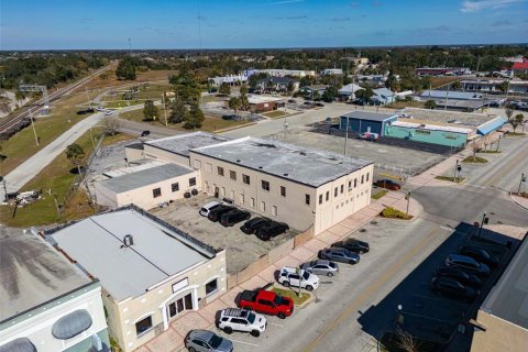 Propiedad comercial en venta en Haines City, Florida, 1130.25 m2 № 964826 - foto 6