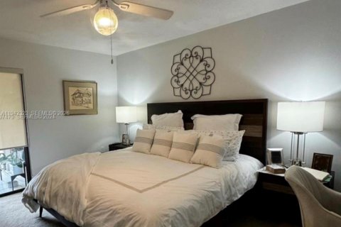 Condominio en venta en Miami, Florida, 2 dormitorios, 124.49 m2 № 2000450 - foto 20