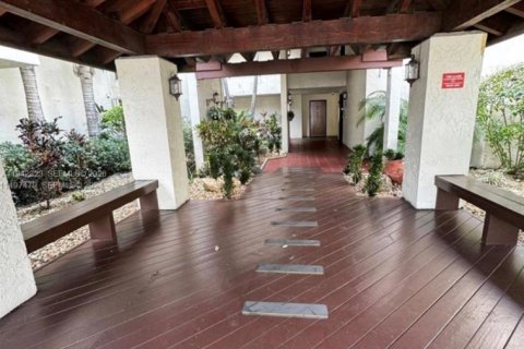 Condominio en venta en Miami, Florida, 2 dormitorios, 124.49 m2 № 2000450 - foto 2