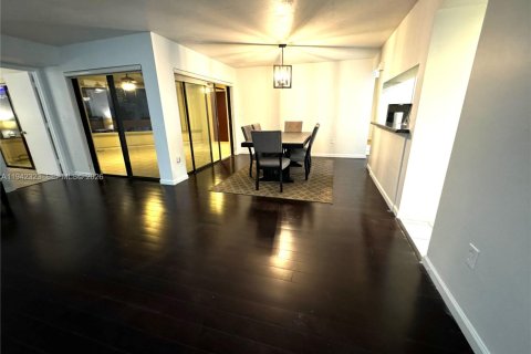 Condominio en venta en Miami, Florida, 2 dormitorios, 124.49 m2 № 2000450 - foto 8