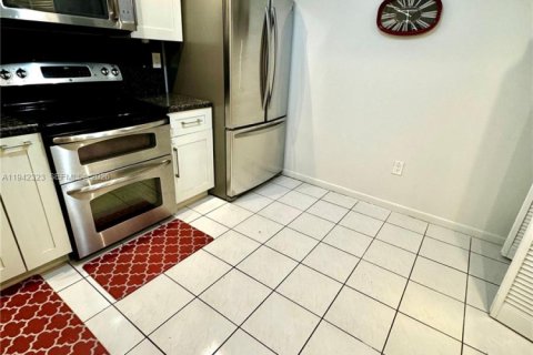 Condominio en venta en Miami, Florida, 2 dormitorios, 124.49 m2 № 2000450 - foto 11