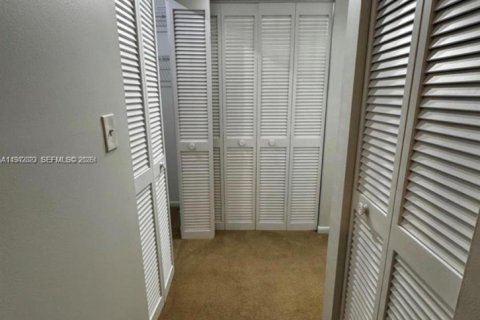 Condominio en venta en Miami, Florida, 2 dormitorios, 124.49 m2 № 2000450 - foto 24