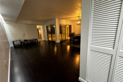 Condominio en venta en Miami, Florida, 2 dormitorios, 124.49 m2 № 2000450 - foto 9