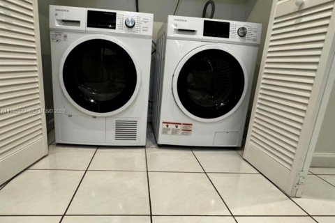 Condominio en venta en Miami, Florida, 2 dormitorios, 124.49 m2 № 2000450 - foto 28