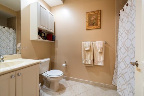 Купить кондоминиум в Санрайз, Флорида 2 спальни, 109.07м2, № 2066790 - фото 15