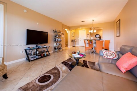 Купить кондоминиум в Санрайз, Флорида 2 спальни, 109.07м2, № 2066790 - фото 4