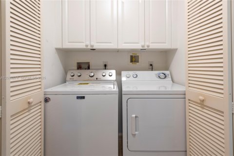 Купить кондоминиум в Санрайз, Флорида 2 спальни, 109.07м2, № 2066790 - фото 21