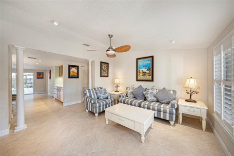 House in Safety Harbor, Florida 3 bedrooms, 171.13 sq.m. № 1648790 - photo 8