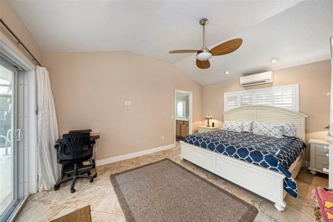 House in Safety Harbor, Florida 3 bedrooms, 171.13 sq.m. № 1648790 - photo 4