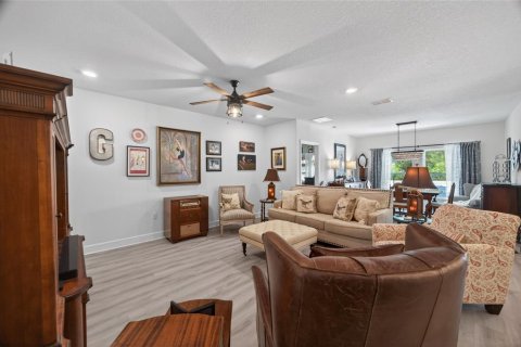 House in Summerfield, Florida 3 bedrooms, 162.21 sq.m. № 2095085 - photo 13