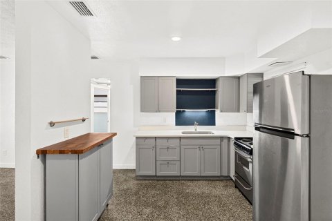 House in Saint Petersburg, Florida 2 bedrooms, 111.48 sq.m. № 2324746 - photo 5