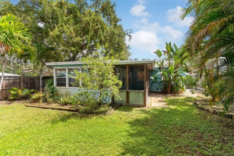 House in Saint Petersburg, Florida 2 bedrooms, 111.48 sq.m. № 2324746 - photo 26