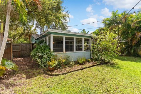 House in Saint Petersburg, Florida 2 bedrooms, 111.48 sq.m. № 2324746 - photo 27