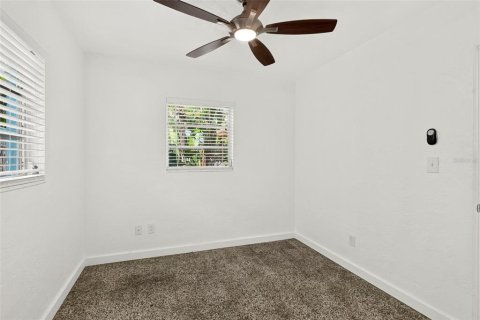 House in Saint Petersburg, Florida 2 bedrooms, 111.48 sq.m. № 2324746 - photo 16