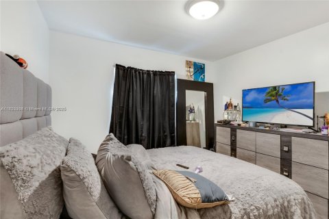 Commercial property in Hallandale Beach, Florida 192.49 sq.m. № 1945491 - photo 5