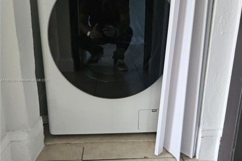 Propiedad comercial en venta en Hallandale Beach, Florida, 192.49 m2 № 1945491 - foto 25