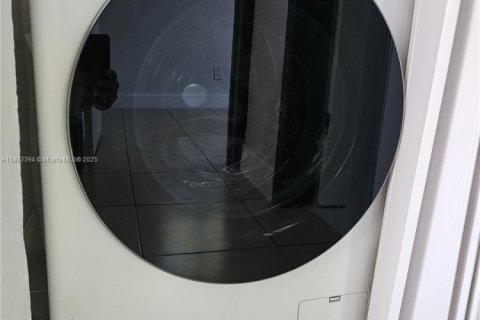 Propiedad comercial en venta en Hallandale Beach, Florida, 192.49 m2 № 1945491 - foto 24