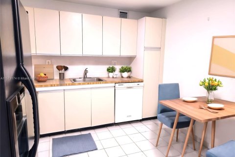 Condo in Aventura, Florida, 2 bedrooms  № 1753710 - photo 17