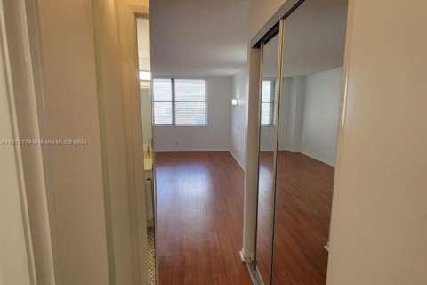 Condo in Aventura, Florida, 2 bedrooms  № 1753710 - photo 28
