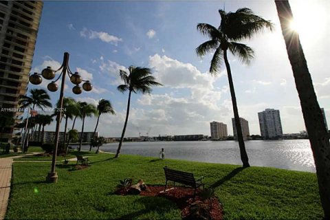 Condo in Aventura, Florida, 2 bedrooms  № 1753710 - photo 3