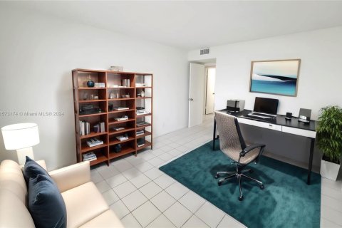 Condo in Aventura, Florida, 2 bedrooms  № 1753710 - photo 22