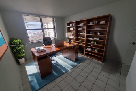 Condo in Aventura, Florida, 2 bedrooms  № 1753710 - photo 23