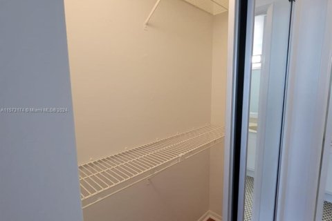 Condo in Aventura, Florida, 2 bedrooms  № 1753710 - photo 29
