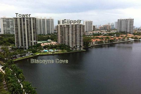 Condo in Aventura, Florida, 2 bedrooms  № 1753710 - photo 1