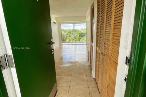 Condominio en Miami, Florida, 1 dormitorio  № 2023377