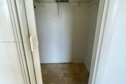 Condominio en venta en Miami, Florida, 1 dormitorio, 43.2 m2 № 2023377 - foto 8