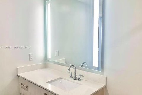 Condominio en venta en Miami Beach, Florida, 1 dormitorio, 94.67 m2 № 2027286 - foto 15