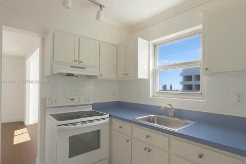 Condo in Miami Beach, Florida, 1 bedroom  № 2027286 - photo 7