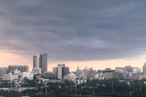 Condo in Miami Beach, Florida, 1 bedroom  № 2027286