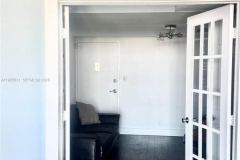 Купить кондоминиум в Майами-Бич, Флорида 5 комнат, 94.67м2, № 2027286 - фото 13