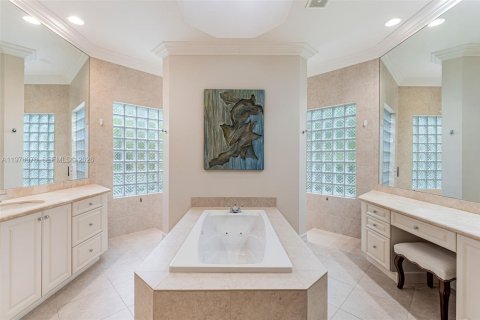 Villa ou maison à vendre à Plantation, Floride: 5 chambres, 409.14 m2 № 2042027 - photo 18