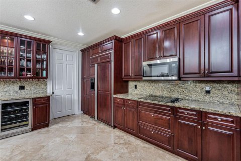 Villa ou maison à vendre à Plantation, Floride: 5 chambres, 409.14 m2 № 2042027 - photo 1