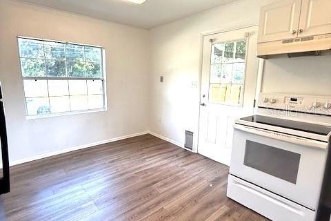 House in Orlando, Florida 4 bedrooms, 116.5 sq.m. № 2376731 - photo 9