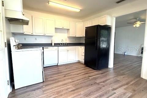 House in Orlando, Florida 4 bedrooms, 116.5 sq.m. № 2376731 - photo 8