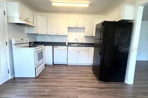 House in Orlando, Florida 4 bedrooms, 116.5 sq.m. № 2376731 - photo 7