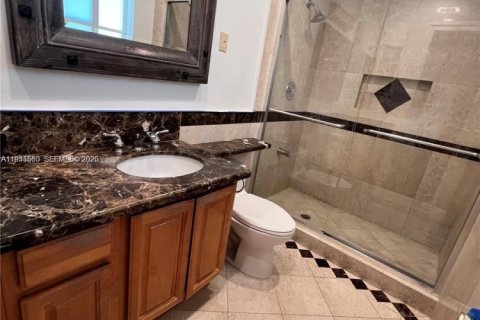 House in Pinecrest, Florida 3 bedrooms, 123.65 sq.m. № 2088670 - photo 15