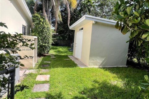House in Pinecrest, Florida 3 bedrooms, 123.65 sq.m. № 2088670 - photo 18